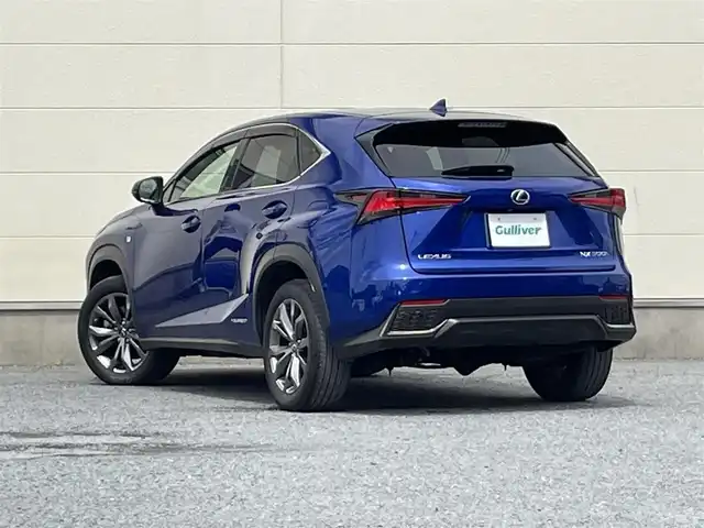 レクサス ＮＸ 300h Fスポーツ 茨城県 2018(平30)年 7.5万km ヒートブルーコントラストレイヤリング 後期型モデル/メーカーナビ/バックカメラ/サイドカメラ/レクサスセーフティセンス/レーダークルーズコントロール/革巻きステアリング/ステアリングスイッチ/ステアリングヒーター/本革パワーメモリーシート/シートヒーター/ベンチレーション/パワーバックドア/LEDヘッドライト/オートハイビーム/オートワイパー/オートライト