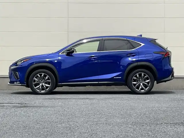 レクサス ＮＸ 300h Fスポーツ 茨城県 2018(平30)年 7.5万km ヒートブルーコントラストレイヤリング 後期型モデル/メーカーナビ/バックカメラ/サイドカメラ/レクサスセーフティセンス/レーダークルーズコントロール/革巻きステアリング/ステアリングスイッチ/ステアリングヒーター/本革パワーメモリーシート/シートヒーター/ベンチレーション/パワーバックドア/LEDヘッドライト/オートハイビーム/オートワイパー/オートライト