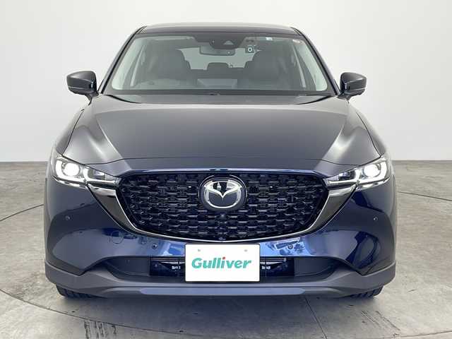 マツダ ＣＸ－５ 20S ブラックトーンED 兵庫県 2022(令4)年 1.7万km ディープクリスタルブルーマイカ ・純正ナビ&Bluetooth&TV&&USB&スマホ連携/・全方位カメラ/・ETC/・レーダークルーズコントロール/・i-ACTIVSENSE/・スマート・シティ・ブレーキ・サポート/・AT誤発進抑制制御/・リアクロストラフィックアラート/・ブラインドスポットモニター/・前後コーナーセンサー/・スマートキー/・オートライト/・オートマチックハイビーム/・LEDヘッドライト/・前後ドライブレコーダー/・パワーバックドア/・純正フロアマット/・メモリーパワーシート（運転席）/・ハーフレザーシート/・シートヒーター（運転席・助手席）/・純正19インチアルミホイール/・パドルシフト/・電動パーキングブレーキ/・オートブレーキホールド/・アイドリングストップ/・Wエアバック/・カーテンエアバック