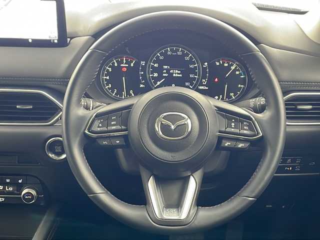 マツダ ＣＸ－５ 20S ブラックトーンED 兵庫県 2022(令4)年 1.7万km ディープクリスタルブルーマイカ ・純正ナビ&Bluetooth&TV&&USB&スマホ連携/・全方位カメラ/・ETC/・レーダークルーズコントロール/・i-ACTIVSENSE/・スマート・シティ・ブレーキ・サポート/・AT誤発進抑制制御/・リアクロストラフィックアラート/・ブラインドスポットモニター/・前後コーナーセンサー/・スマートキー/・オートライト/・オートマチックハイビーム/・LEDヘッドライト/・前後ドライブレコーダー/・パワーバックドア/・純正フロアマット/・メモリーパワーシート（運転席）/・ハーフレザーシート/・シートヒーター（運転席・助手席）/・純正19インチアルミホイール/・パドルシフト/・電動パーキングブレーキ/・オートブレーキホールド/・アイドリングストップ/・Wエアバック/・カーテンエアバック
