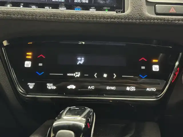 ホンダ ヴェゼル ハイブリッド RS ホンダセンシング 三重県 2018(平30)年 3.8万km プラチナホワイトパール ハイブリッド/FF/i-DCD（MTモード付フロア7DCT）/WORK 19x8.5J『EMOTION D9R』 5H-114.3 ＋45/TEIN 車高調キット/ロッソモデロ 2本出しマフラー/純正 8インチナビ VXM-187VFi/（CD/DVD/RADIO/TV/SD/MusicRack/USB/iPod/Bluetooth/HDMI/AppleCarPlay）/バックカメラ/ビルトイン ETC/Honda SENSING/・衝突軽減ブレーキ［CMBS］/・車線維持支援システム［LKAS］/・アダプティブクルーズコントロール［ACC］/・路外逸脱抑制機能/・標識認識機能/・先行車発進お知らせ機能/・リアクティブフォースペダル［RFP］/装備/・ハーフレザーシート/・シートヒーター（D/N）/・左右独立オートエアコン/・雨滴検知オートワイパー/・パドルシフト/・電子パーキングブレーキ/・オートブレーキホールド/・自動防眩ルームミラー/・ステアリングスイッチ/・保/取/ナビ取/・スマートキーx1