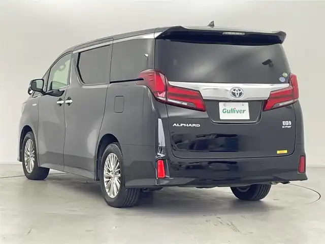 トヨタ アルファードハイブリット SR 群馬県 2018(平30)年 5.1万km ブラック 純正9インチSDナビ　【型番　NSZT-Y66T】/・フルセグTV/FM/AM/CD/DVD/Bluetooth/・バックカメラ/12.1型リヤエンターテイメントシステム/3眼LEDヘッドランプ/・LEDクリアランスランプ/・アダプティブハイビームシステム/・LEDシーケンシャルターンランプ/・LEDコーナリングランプ/AC100V電源/防眩インナーミラー/===========================/4WD/前方ドライブレコーダー/パワーバックドア/両側パワースライドドア/シートヒーター/シートベンチレーション/黒レザーシート/前席パワーシート/運転席シートメモリー/ビルトインETC2.0/オットマン/トヨタセーフティセンス/・プリクラッシュセーフティ/・レーントレーシングアシスト/・レーダークルーズコントロール/・オートマチックハイビーム/純正17インチAW