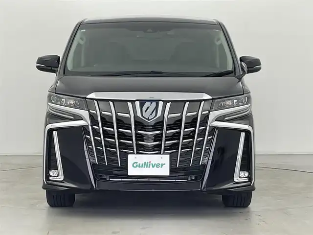 トヨタ アルファードハイブリット SR 群馬県 2018(平30)年 5.1万km ブラック 純正9インチSDナビ　【型番　NSZT-Y66T】/・フルセグTV/FM/AM/CD/DVD/Bluetooth/・バックカメラ/12.1型リヤエンターテイメントシステム/3眼LEDヘッドランプ/・LEDクリアランスランプ/・アダプティブハイビームシステム/・LEDシーケンシャルターンランプ/・LEDコーナリングランプ/AC100V電源/防眩インナーミラー/===========================/4WD/前方ドライブレコーダー/パワーバックドア/両側パワースライドドア/シートヒーター/シートベンチレーション/黒レザーシート/前席パワーシート/運転席シートメモリー/ビルトインETC2.0/オットマン/トヨタセーフティセンス/・プリクラッシュセーフティ/・レーントレーシングアシスト/・レーダークルーズコントロール/・オートマチックハイビーム/純正17インチAW