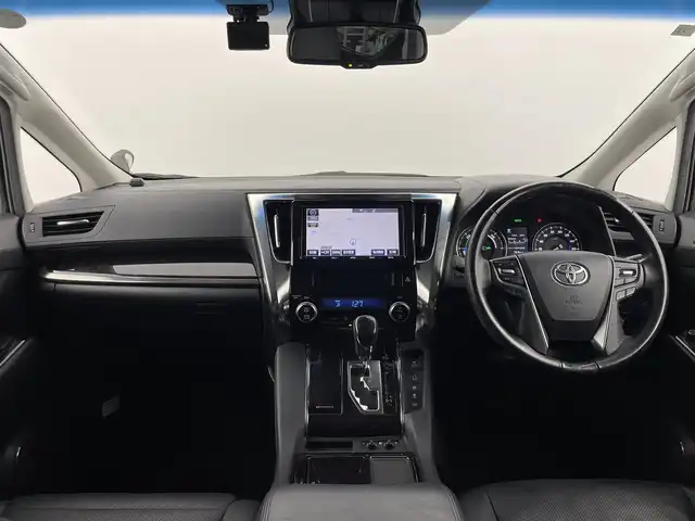 トヨタ アルファードハイブリット SR 群馬県 2018(平30)年 5.1万km ブラック 純正9インチSDナビ　【型番　NSZT-Y66T】/・フルセグTV/FM/AM/CD/DVD/Bluetooth/・バックカメラ/12.1型リヤエンターテイメントシステム/3眼LEDヘッドランプ/・LEDクリアランスランプ/・アダプティブハイビームシステム/・LEDシーケンシャルターンランプ/・LEDコーナリングランプ/AC100V電源/防眩インナーミラー/===========================/4WD/前方ドライブレコーダー/パワーバックドア/両側パワースライドドア/シートヒーター/シートベンチレーション/黒レザーシート/前席パワーシート/運転席シートメモリー/ビルトインETC2.0/オットマン/トヨタセーフティセンス/・プリクラッシュセーフティ/・レーントレーシングアシスト/・レーダークルーズコントロール/・オートマチックハイビーム/純正17インチAW
