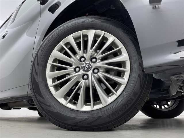 トヨタ アルファードハイブリット SR 群馬県 2018(平30)年 5.1万km ブラック 純正9インチSDナビ　【型番　NSZT-Y66T】/・フルセグTV/FM/AM/CD/DVD/Bluetooth/・バックカメラ/12.1型リヤエンターテイメントシステム/3眼LEDヘッドランプ/・LEDクリアランスランプ/・アダプティブハイビームシステム/・LEDシーケンシャルターンランプ/・LEDコーナリングランプ/AC100V電源/防眩インナーミラー/===========================/4WD/前方ドライブレコーダー/パワーバックドア/両側パワースライドドア/シートヒーター/シートベンチレーション/黒レザーシート/前席パワーシート/運転席シートメモリー/ビルトインETC2.0/オットマン/トヨタセーフティセンス/・プリクラッシュセーフティ/・レーントレーシングアシスト/・レーダークルーズコントロール/・オートマチックハイビーム/純正17インチAW