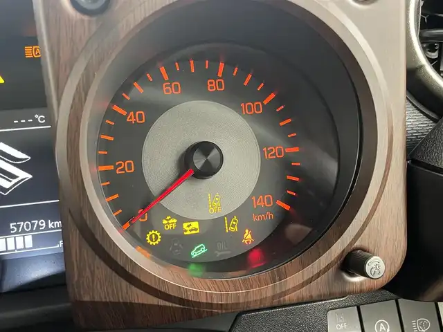 スズキ ジムニー XC 茨城県 2022(令4)年 5.7万km ブルーイッシュブラックパール3 社外8型ナビ/バックカメラ/フルセグ/衝突被害軽減ブレーキ/車線逸脱抑制装置/クルーズコントロール/オートマチックハイビーム/ETC/社外マフラー/社外シートカバー/社外グリル/ドラレコ/シートヒーター/純正16インチAW/LEDヘッドライト/スマートキー