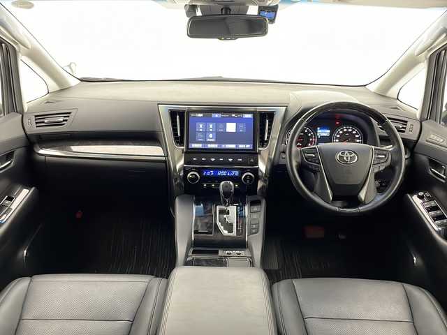 トヨタ ヴェルファイア Z Gエディション 宮崎県 2019(令1)年 3.3万km ホワイトパールクリスタルシャイン 禁煙車/トヨタセーフティセンス/純正10型ナビTV/（NSZN-Z68T/CD/DVD/Bluetooth/フルセグTV)/純正12.1型リアフリップダウンモニター/（V12T-R68C）/純正バックカメラ/純正ビルトインETC/純正LEDオートライト/純正LEDフォグ/純正オートアラーム/純正フロアマット/社外ドライブレコーダー（コムテック）/両側電動スライドドア/プリクラッシュセーフティ/アダプティブクルーズコントロール/レーンディパーチャーアラート/オートマチックハイビーム/クリアランスソナー/電子パーキング/オートホールド/パワーバックドア/前席パワーシート/エアシート/シートヒーター/リアエグゼクティブパワーシート/黒本革シート/ステアリングヒーター/ウッドコンビ本革巻ハンドル/Wオートエアコン（ナノイー）/スマートキー/プッシュエンジンスタート/スペアキー/新車時保証書/取扱い説明書/ナビ取扱い説明書