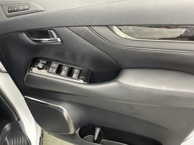 トヨタ ヴェルファイア Z Gエディション 宮崎県 2019(令1)年 3.3万km ホワイトパールクリスタルシャイン 禁煙車/トヨタセーフティセンス/純正10型ナビTV/（NSZN-Z68T/CD/DVD/Bluetooth/フルセグTV)/純正12.1型リアフリップダウンモニター/（V12T-R68C）/純正バックカメラ/純正ビルトインETC/純正LEDオートライト/純正LEDフォグ/純正オートアラーム/純正フロアマット/社外ドライブレコーダー（コムテック）/両側電動スライドドア/プリクラッシュセーフティ/アダプティブクルーズコントロール/レーンディパーチャーアラート/オートマチックハイビーム/クリアランスソナー/電子パーキング/オートホールド/パワーバックドア/前席パワーシート/エアシート/シートヒーター/リアエグゼクティブパワーシート/黒本革シート/ステアリングヒーター/ウッドコンビ本革巻ハンドル/Wオートエアコン（ナノイー）/スマートキー/プッシュエンジンスタート/スペアキー/新車時保証書/取扱い説明書/ナビ取扱い説明書