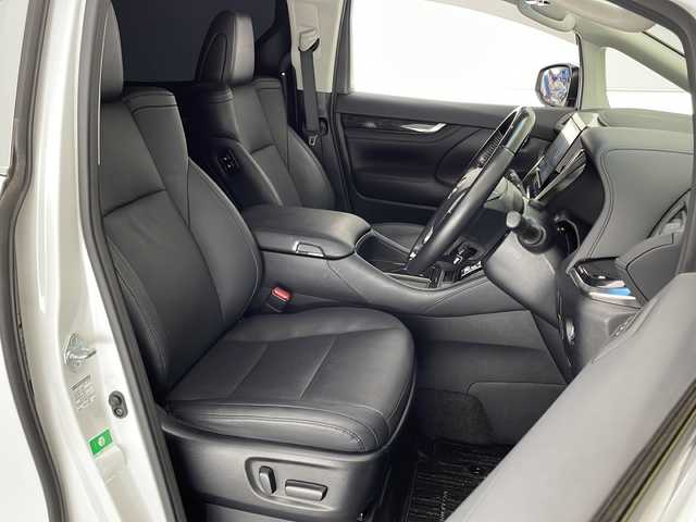 トヨタ ヴェルファイア Z Gエディション 宮崎県 2019(令1)年 3.3万km ホワイトパールクリスタルシャイン 禁煙車/トヨタセーフティセンス/純正10型ナビTV/（NSZN-Z68T/CD/DVD/Bluetooth/フルセグTV)/純正12.1型リアフリップダウンモニター/（V12T-R68C）/純正バックカメラ/純正ビルトインETC/純正LEDオートライト/純正LEDフォグ/純正オートアラーム/純正フロアマット/社外ドライブレコーダー（コムテック）/両側電動スライドドア/プリクラッシュセーフティ/アダプティブクルーズコントロール/レーンディパーチャーアラート/オートマチックハイビーム/クリアランスソナー/電子パーキング/オートホールド/パワーバックドア/前席パワーシート/エアシート/シートヒーター/リアエグゼクティブパワーシート/黒本革シート/ステアリングヒーター/ウッドコンビ本革巻ハンドル/Wオートエアコン（ナノイー）/スマートキー/プッシュエンジンスタート/スペアキー/新車時保証書/取扱い説明書/ナビ取扱い説明書