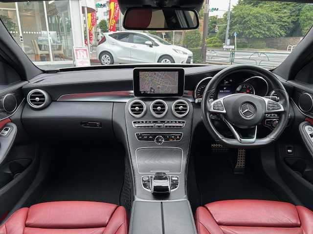 メルセデス・ベンツ Ｃ２００ ワゴン スポーツ 東京都 2015(平27)年 3.2万km ダイヤモンドホワイト ワンオーナー/純正HDDナビ（AM・FM・フルセグ・BT・CD・DVD）/レーダセーフティパッケージ/・ステアリングアシスト機能ディストロニックプラス/・飛び出し検知機能付ブレーキアシストプラス/・PRE-SAFE/・PRE-SAFEブレーキ（歩行者検知機能付）/・被害軽減ブレーキ付後方衝突警告システム/・アクティブブラインドスポットアシスト/・アクティブレーンキーピングアシスト/パークトロニック/アクティブパーキングアシスト/バックドア自動開閉機能/ヘッドアップディスプレイ/レザーシート/AMG18インチAW/純正LEDヘッドランプ/パワーシート（D＋N席）/シルバールーフレール/ETC/保証書/取扱説明書/スペアキー有り（1本）