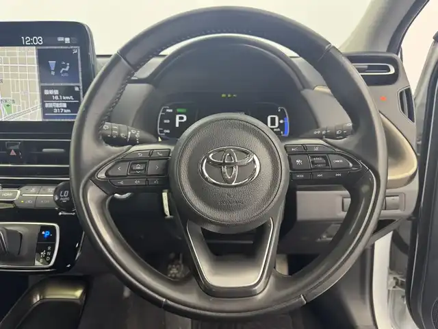 トヨタ アクア Z 愛知県 2022(令4)年 2.7万km プラチナホワイトパールマイカ メーカー10.5型ディスプレイオーディオ/（AM/FM/BT/フルセグTV）/全方位バックカメラ/前後ドラレコ/ETC/トヨタセーフティセンス/・レーントレーシングアシスト/・プリクラッシュセーフティ/・ブラインドスポットモニター/・クリアランスソナー/・リアクロストラフィックアラート/・パーキングサポートブレーキ/・ロードサインアシスト/PWR＋モード/ECOモード/EVモード/nanoeX/ドアバイザー/純正フロアマット/純正LEDヘッドライト/純正15インチAW/ドアバイザー