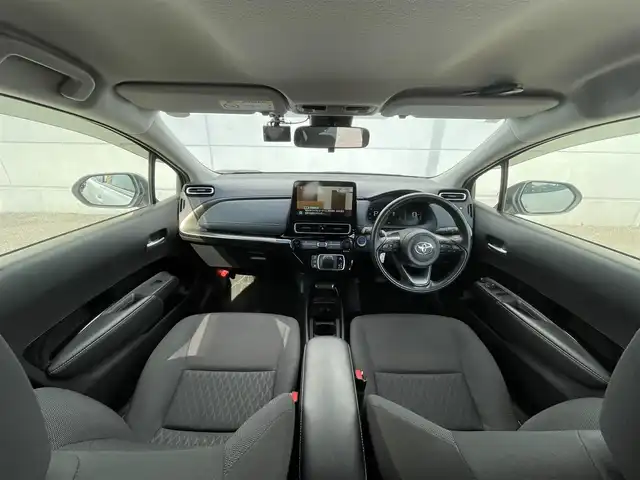 トヨタ アクア Z 千葉県 2022(令4)年 2.7万km プラチナホワイトパールマイカ メーカー10.5型ディスプレイオーディオ/（AM/FM/BT/フルセグTV）/全方位バックカメラ/前後ドラレコ/ETC/トヨタセーフティセンス/・レーントレーシングアシスト/・プリクラッシュセーフティ/・ブラインドスポットモニター/・クリアランスソナー/・リアクロストラフィックアラート/・パーキングサポートブレーキ/・ロードサインアシスト/PWR＋モード/ECOモード/EVモード/nanoeX/ドアバイザー/純正フロアマット/純正LEDヘッドライト/純正15インチAW/ドアバイザー