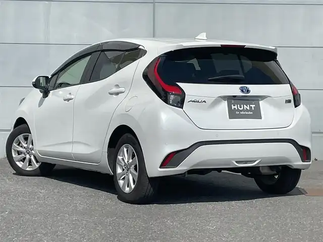 トヨタ アクア Z 千葉県 2022(令4)年 2.7万km プラチナホワイトパールマイカ メーカー10.5型ディスプレイオーディオ/（AM/FM/BT/フルセグTV）/全方位バックカメラ/前後ドラレコ/ETC/トヨタセーフティセンス/・レーントレーシングアシスト/・プリクラッシュセーフティ/・ブラインドスポットモニター/・クリアランスソナー/・リアクロストラフィックアラート/・パーキングサポートブレーキ/・ロードサインアシスト/PWR＋モード/ECOモード/EVモード/nanoeX/ドアバイザー/純正フロアマット/純正LEDヘッドライト/純正15インチAW/ドアバイザー