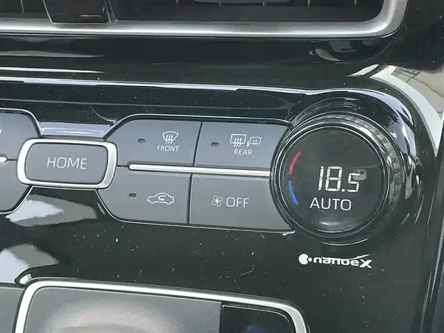 トヨタ アクア Z 千葉県 2022(令4)年 2.7万km プラチナホワイトパールマイカ メーカー10.5型ディスプレイオーディオ/（AM/FM/BT/フルセグTV）/全方位バックカメラ/前後ドラレコ/ETC/トヨタセーフティセンス/・レーントレーシングアシスト/・プリクラッシュセーフティ/・ブラインドスポットモニター/・クリアランスソナー/・リアクロストラフィックアラート/・パーキングサポートブレーキ/・ロードサインアシスト/PWR＋モード/ECOモード/EVモード/nanoeX/ドアバイザー/純正フロアマット/純正LEDヘッドライト/純正15インチAW/ドアバイザー