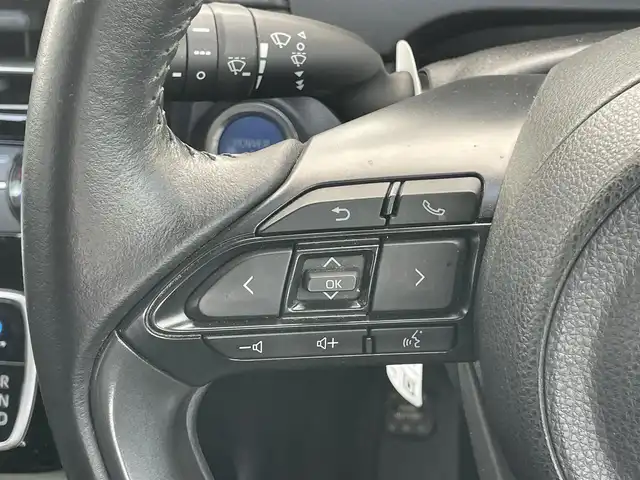 トヨタ アクア Z 千葉県 2022(令4)年 2.7万km プラチナホワイトパールマイカ メーカー10.5型ディスプレイオーディオ/（AM/FM/BT/フルセグTV）/全方位バックカメラ/前後ドラレコ/ETC/トヨタセーフティセンス/・レーントレーシングアシスト/・プリクラッシュセーフティ/・ブラインドスポットモニター/・クリアランスソナー/・リアクロストラフィックアラート/・パーキングサポートブレーキ/・ロードサインアシスト/PWR＋モード/ECOモード/EVモード/nanoeX/ドアバイザー/純正フロアマット/純正LEDヘッドライト/純正15インチAW/ドアバイザー