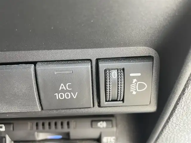 トヨタ アクア Z 千葉県 2022(令4)年 2.7万km プラチナホワイトパールマイカ メーカー10.5型ディスプレイオーディオ/（AM/FM/BT/フルセグTV）/全方位バックカメラ/前後ドラレコ/ETC/トヨタセーフティセンス/・レーントレーシングアシスト/・プリクラッシュセーフティ/・ブラインドスポットモニター/・クリアランスソナー/・リアクロストラフィックアラート/・パーキングサポートブレーキ/・ロードサインアシスト/PWR＋モード/ECOモード/EVモード/nanoeX/ドアバイザー/純正フロアマット/純正LEDヘッドライト/純正15インチAW/ドアバイザー