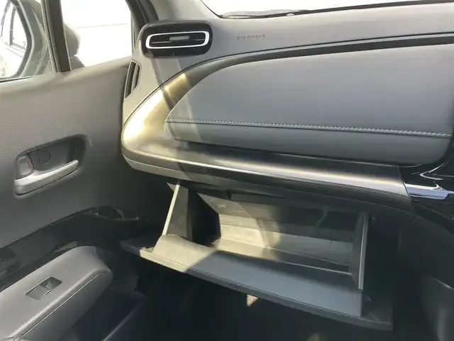 トヨタ アクア Z 千葉県 2022(令4)年 2.7万km プラチナホワイトパールマイカ メーカー10.5型ディスプレイオーディオ/（AM/FM/BT/フルセグTV）/全方位バックカメラ/前後ドラレコ/ETC/トヨタセーフティセンス/・レーントレーシングアシスト/・プリクラッシュセーフティ/・ブラインドスポットモニター/・クリアランスソナー/・リアクロストラフィックアラート/・パーキングサポートブレーキ/・ロードサインアシスト/PWR＋モード/ECOモード/EVモード/nanoeX/ドアバイザー/純正フロアマット/純正LEDヘッドライト/純正15インチAW/ドアバイザー