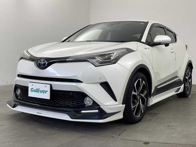 トヨタ Ｃ－ＨＲ G 兵庫県 2017(平29)年 11.4万km ホワイトパールクリスタルシャイン TRDエアロ/フロント/サイド/リア/・純正SDナビ/CD/DVD/AM/FM/・フルセグTV/・Bluetooth接続/・バックカメラ/・レーダークルーズコントロール/・電子パーキングブレーキ/・オートホールド/・前席シートヒーター/・オートライト/・オートマチックハイビーム/・レーンキープアシスト/・横滑り防止装置/・LEDヘッドライト/・フロアマット/・18インチ純正アルミホイール