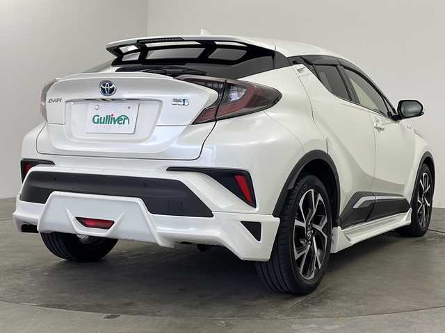トヨタ Ｃ－ＨＲ G 兵庫県 2017(平29)年 11.4万km ホワイトパールクリスタルシャイン TRDエアロ/フロント/サイド/リア/・純正SDナビ/CD/DVD/AM/FM/・フルセグTV/・Bluetooth接続/・バックカメラ/・レーダークルーズコントロール/・電子パーキングブレーキ/・オートホールド/・前席シートヒーター/・オートライト/・オートマチックハイビーム/・レーンキープアシスト/・横滑り防止装置/・LEDヘッドライト/・フロアマット/・18インチ純正アルミホイール