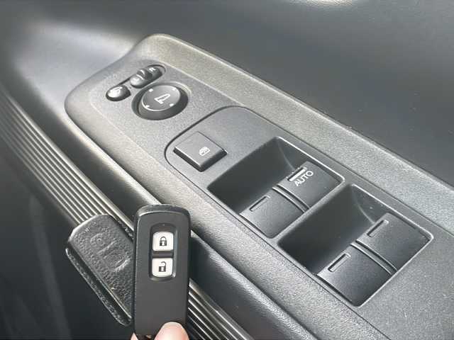 ホンダ Ｎ ＢＯＸ スラッシュ X ターボパッケージ 青森県 2015(平27)年 7.8万km スマートブラック 4WD・ターボ/純正メモリナビ・フルセグTV/CD・DVD・Bluetooth・SD/サウンドマッピングシステム/バックカメラ/前席シートヒーター/ステアリングヒーター/ワイヤレス充電器/あんしんパッケージ/衝突軽減ブレーキ/クルーズコントロール/横滑り防止機能/ステアリングスイッチ/ETC/ストリートロッドスタイルパッケージ/HIDライト/LEDフォグランプ/純正15インチアルミ/スマートキー/プッシュスタート