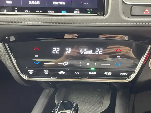 ホンダ ヴェゼル ハイブリッド X ホンダセンシング 愛知県 2018(平30)年 6.2万km プラチナホワイトパール 禁煙車/純正9インチナビ/（CD/DVD/フルセグTV/Bluetooth/HDMI）/バックカメラ/ホンダセンシング/・衝突軽減ブレーキ/・レーンキープアシスト/・追従式クルーズコントロール/バックカメラ/ドライブレコーダー/パドルシフト/純正16インチアルミホイール/スマートキー/スペアキー有/純正フロアマット/LEDヘッドライト/フロントフォグライト/横滑り防止装置