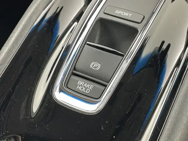 ホンダ ヴェゼル ハイブリッド X ホンダセンシング 愛知県 2018(平30)年 6.2万km プラチナホワイトパール 禁煙車/純正9インチナビ/（CD/DVD/フルセグTV/Bluetooth/HDMI）/バックカメラ/ホンダセンシング/・衝突軽減ブレーキ/・レーンキープアシスト/・追従式クルーズコントロール/バックカメラ/ドライブレコーダー/パドルシフト/純正16インチアルミホイール/スマートキー/スペアキー有/純正フロアマット/LEDヘッドライト/フロントフォグライト/横滑り防止装置