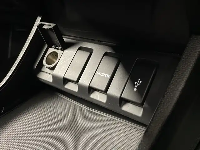 ホンダ ヴェゼル ハイブリッド X ホンダセンシング 愛知県 2018(平30)年 6.2万km プラチナホワイトパール 禁煙車/純正9インチナビ/（CD/DVD/フルセグTV/Bluetooth/HDMI）/バックカメラ/ホンダセンシング/・衝突軽減ブレーキ/・レーンキープアシスト/・追従式クルーズコントロール/バックカメラ/ドライブレコーダー/パドルシフト/純正16インチアルミホイール/スマートキー/スペアキー有/純正フロアマット/LEDヘッドライト/フロントフォグライト/横滑り防止装置