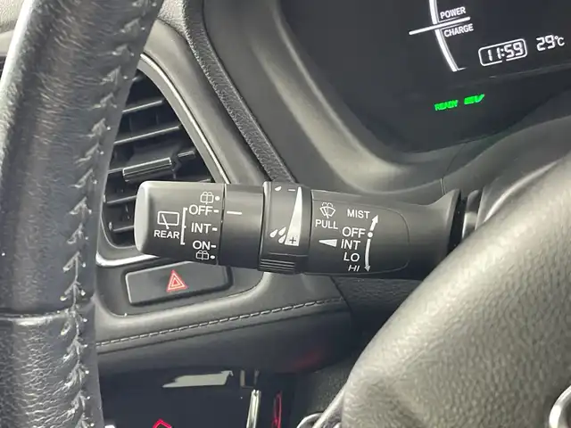 ホンダ ヴェゼル ハイブリッド X ホンダセンシング 愛知県 2018(平30)年 6.2万km プラチナホワイトパール 禁煙車/純正9インチナビ/（CD/DVD/フルセグTV/Bluetooth/HDMI）/バックカメラ/ホンダセンシング/・衝突軽減ブレーキ/・レーンキープアシスト/・追従式クルーズコントロール/バックカメラ/ドライブレコーダー/パドルシフト/純正16インチアルミホイール/スマートキー/スペアキー有/純正フロアマット/LEDヘッドライト/フロントフォグライト/横滑り防止装置