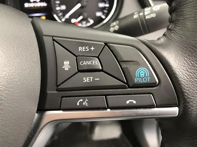 日産 エクストレイル 20X 愛知県 2017(平29)年 5万km ブリリアントシルバー 4WD/寒冷地仕様/パノラミックガラスル/メーカーオプション7インチナビ/　　・CD/DVD/Bluetooth/プロパイロット/インテリジェントエマージェンシーブレーキ/インテリジェントDA/インテリジェントLI/BSW/デジタルインナーミラー/アラウンドビューモニター/ビルトインETC/ステアリングリモコン/シートヒーター（全席）/パワーバックドア/ルーフレール/純正LEDヘッドライト/フォグランプ