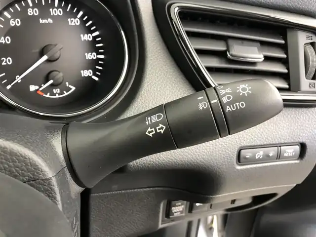 日産 エクストレイル 20X 愛知県 2017(平29)年 5万km ブリリアントシルバー 4WD/寒冷地仕様/パノラミックガラスル/メーカーオプション7インチナビ/　　・CD/DVD/Bluetooth/プロパイロット/インテリジェントエマージェンシーブレーキ/インテリジェントDA/インテリジェントLI/BSW/デジタルインナーミラー/アラウンドビューモニター/ビルトインETC/ステアリングリモコン/シートヒーター（全席）/パワーバックドア/ルーフレール/純正LEDヘッドライト/フォグランプ