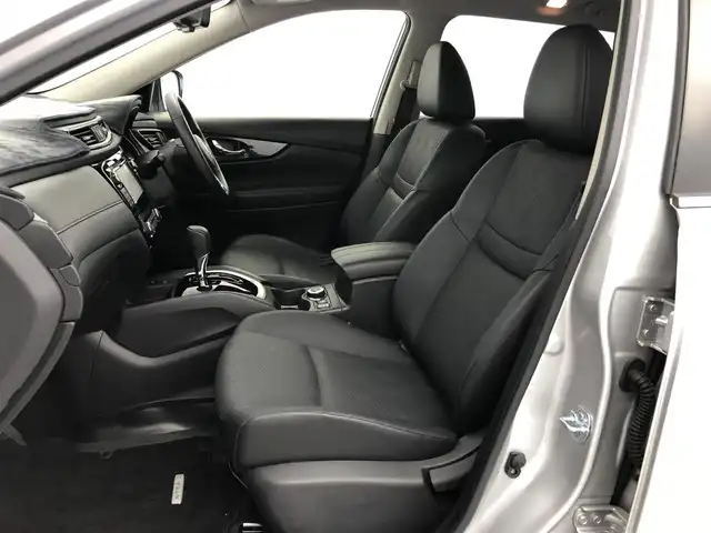 日産 エクストレイル 20X 愛知県 2017(平29)年 5万km ブリリアントシルバー 4WD/寒冷地仕様/パノラミックガラスル/メーカーオプション7インチナビ/　　・CD/DVD/Bluetooth/プロパイロット/インテリジェントエマージェンシーブレーキ/インテリジェントDA/インテリジェントLI/BSW/デジタルインナーミラー/アラウンドビューモニター/ビルトインETC/ステアリングリモコン/シートヒーター（全席）/パワーバックドア/ルーフレール/純正LEDヘッドライト/フォグランプ
