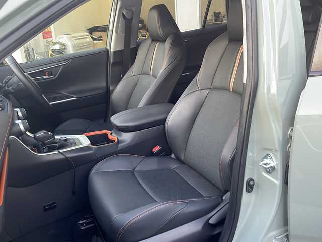 トヨタ ＲＡＶ４ アドベンチャー 京都府 2022(令4)年 4.5万km アーバンカーキ 純正９インチナビ　Ｂｌｕｅｔｏｏｔｈオーディオ　ＵＳＢ接続　フルセグ　ＤＶＤ再生　バックカメラ　ＪＡＯＳエアロ　レーダークルーズ　シートベンチレーション　シートヒーター　ブラインドスポットモニター