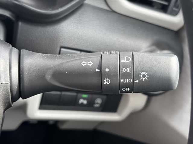 スズキ スイフト HYBRID MZ 滋賀県 2023(令5)年 1.2万km フォギーブルーパールメタリック 純正９型ディスプレイ/・Bluetooth/apple Car　Play/革巻きステアリング/ステアリングリモコン/パドルシフト/アダプティブクルコン/前席シートヒーター/LEDオートライト/フォグライト/スマートキー/スズキセーフティサポート/・デュアルセンサーブレーキサポート/・誤発進抑制機能/・ブラインドスポットモニター/・アダプティブハイビームシステム/・標識認識機能/・車線維持支援機能