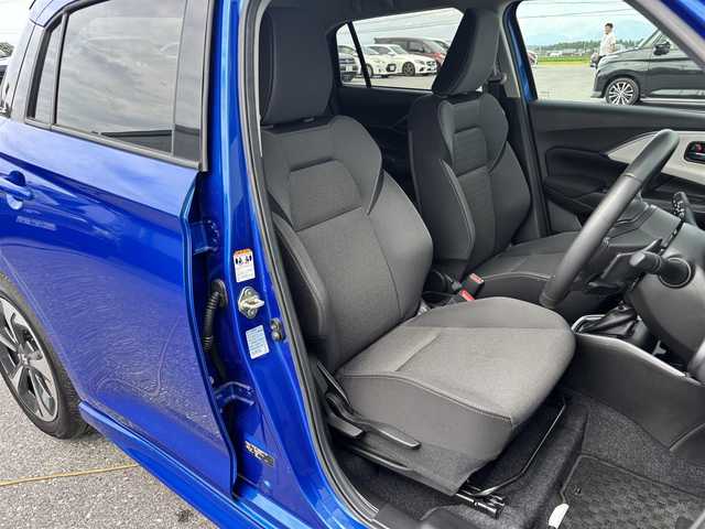 スズキ スイフト HYBRID MZ 滋賀県 2023(令5)年 1.2万km フォギーブルーパールメタリック 純正９型ディスプレイ/・Bluetooth/apple Car　Play/革巻きステアリング/ステアリングリモコン/パドルシフト/アダプティブクルコン/前席シートヒーター/LEDオートライト/フォグライト/スマートキー/スズキセーフティサポート/・デュアルセンサーブレーキサポート/・誤発進抑制機能/・ブラインドスポットモニター/・アダプティブハイビームシステム/・標識認識機能/・車線維持支援機能