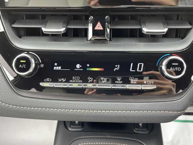 トヨタ カローラツーリング ハイブリッド ダブルバイビー 岩手県 2019(令1)年 1.7万km スパークリングブラックパールクリスタルシャイン 純正ディスプレイオーディオ/トヨタセーフティセンス/バックカメラ/ETC2.0/ドライブレコーダー/ステアリングヒーター/レーダークルーズコントロール/衝突被害軽減ブレーキ/レーンキープアシスト/横滑り防止装置/シートヒーター/オートライト/オートハイビーム/LEDヘッドライト/フォグランプ/スマートキープッシュスタート/電動格納ミラー/純正17インチAW/純正フロアマット