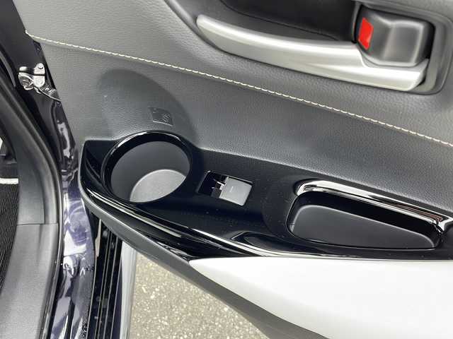 トヨタ カローラツーリング ハイブリッド ダブルバイビー 岩手県 2019(令1)年 1.7万km スパークリングブラックパールクリスタルシャイン 純正ディスプレイオーディオ/トヨタセーフティセンス/バックカメラ/ETC2.0/ドライブレコーダー/ステアリングヒーター/レーダークルーズコントロール/衝突被害軽減ブレーキ/レーンキープアシスト/横滑り防止装置/シートヒーター/オートライト/オートハイビーム/LEDヘッドライト/フォグランプ/スマートキープッシュスタート/電動格納ミラー/純正17インチAW/純正フロアマット