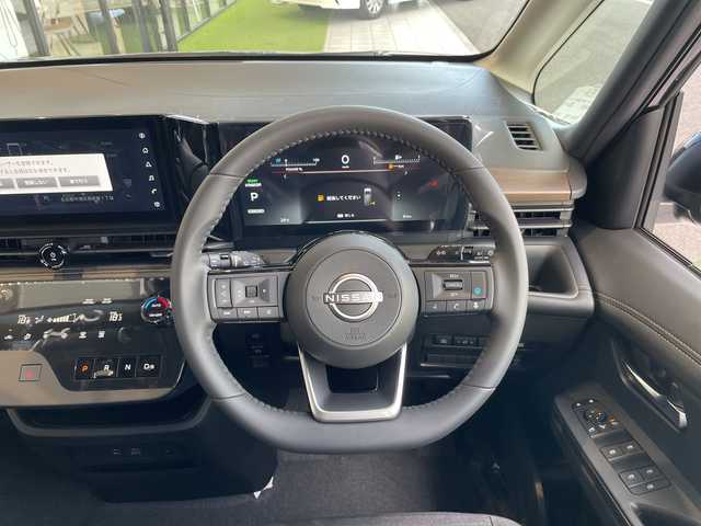 日産 セレナ e－パワー ハイウェイスター V 愛知県 2025(令7)年 0.1千km ダイヤモンドブラック 登録済未使用車/プロパイロット/純正12.3型ディズプレイオーディオナビ/SOSコール/全方位カメラ/両側パワースライドドア/クルーズコントロール/バックカメラ/コーナーセンサー/純正アルミホイール/ETC2.0/ブラインドスポットモニター/LEDヘッドライト/インテリジェントミラー/リアオートエアコン/オートマチックハイビーム/ワイヤレス充電器/衝突軽減システム/Bluetooth/ステアリングスイッチ/スマートキー/プッシュスタート