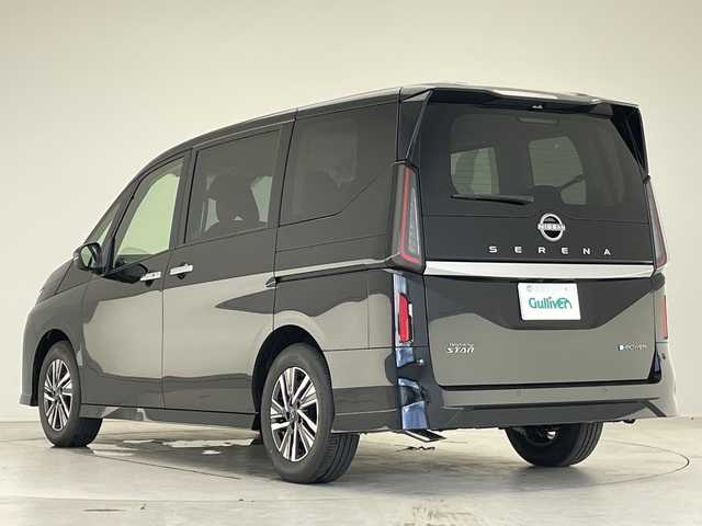 日産 セレナ e－パワー ハイウェイスター V 愛知県 2025(令7)年 0.1千km ダイヤモンドブラック 登録済未使用車/プロパイロット/純正12.3型ディズプレイオーディオナビ/SOSコール/全方位カメラ/両側パワースライドドア/クルーズコントロール/バックカメラ/コーナーセンサー/純正アルミホイール/ETC2.0/ブラインドスポットモニター/LEDヘッドライト/インテリジェントミラー/リアオートエアコン/オートマチックハイビーム/ワイヤレス充電器/衝突軽減システム/Bluetooth/ステアリングスイッチ/スマートキー/プッシュスタート