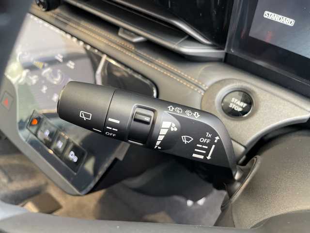 日産 セレナ e－パワー ハイウェイスター V 愛知県 2025(令7)年 0.1千km ダイヤモンドブラック 登録済未使用車/プロパイロット/純正12.3型ディズプレイオーディオナビ/SOSコール/全方位カメラ/両側パワースライドドア/クルーズコントロール/バックカメラ/コーナーセンサー/純正アルミホイール/ETC2.0/ブラインドスポットモニター/LEDヘッドライト/インテリジェントミラー/リアオートエアコン/オートマチックハイビーム/ワイヤレス充電器/衝突軽減システム/Bluetooth/ステアリングスイッチ/スマートキー/プッシュスタート