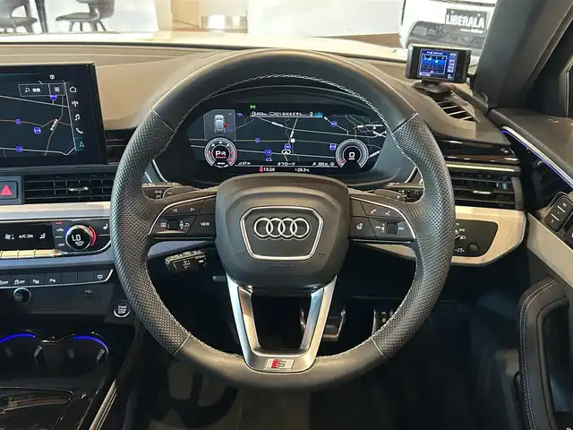 アウディ アウディ Ａ４ アバント 40TDIクワトロ Sライン 道央・札幌 2023(令5)年 3万km グレイシアホワイトメタリック グレイシアホワイトメタリック/SlinePlusパッケージ/　・運転席メモリー機能/　・エクステリアミラーメモリー機能/　・ランバーサポート/　・ドアアームレスト/センターコンソールアーティフィシャルレザー/テレビチューナー/コンフォートパッケージ/　・マトリクスLEDヘッドライト/　・サラウンドビューカメラ/　・パークアシスト/　・ヘッドライトウォッシャー/　・マルチカラーアンビエントライティング/シートヒーター（リア）ステアリングヒーター/プライバシーガラス、アコースティックガラス/18インチ10スポークダイナミックデザインコントラストグレー