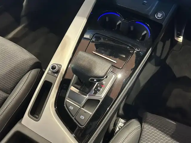 アウディ アウディ Ａ４ アバント 40TDIクワトロ Sライン 道央・札幌 2023(令5)年 3万km グレイシアホワイトメタリック グレイシアホワイトメタリック/SlinePlusパッケージ/　・運転席メモリー機能/　・エクステリアミラーメモリー機能/　・ランバーサポート/　・ドアアームレスト/センターコンソールアーティフィシャルレザー/テレビチューナー/コンフォートパッケージ/　・マトリクスLEDヘッドライト/　・サラウンドビューカメラ/　・パークアシスト/　・ヘッドライトウォッシャー/　・マルチカラーアンビエントライティング/シートヒーター（リア）ステアリングヒーター/プライバシーガラス、アコースティックガラス/18インチ10スポークダイナミックデザインコントラストグレー