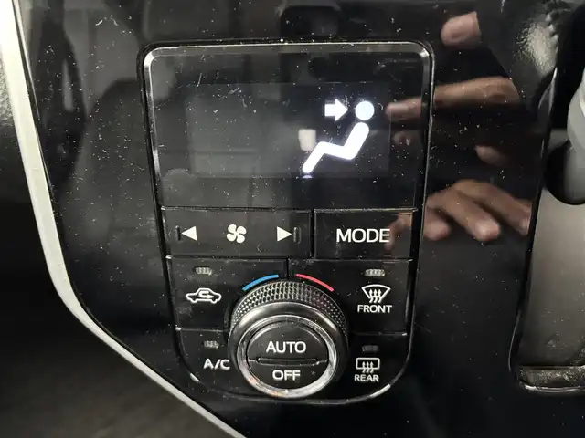 トヨタ ルーミー カスタムG 福岡県 2017(平29)年 12.8万km パールホワイトⅢ ALPINE9型ナビ（BT/フルセグ/DISC/AM/FM/SD）/フロントエアロ/両側パワースライドドア/純正LEDヘッドライト/オートライト/シートカバー/ウォークスルー/純正14インチAW/サンシェード/横滑り防止装置/盗難防止装置/アイドリングストップ/スマートキー/ETC