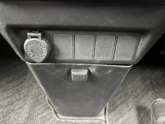 トヨタ ルーミー カスタムG 福岡県 2017(平29)年 12.8万km パールホワイトⅢ ALPINE9型ナビ（BT/フルセグ/DISC/AM/FM/SD）/フロントエアロ/両側パワースライドドア/純正LEDヘッドライト/オートライト/シートカバー/ウォークスルー/純正14インチAW/サンシェード/横滑り防止装置/盗難防止装置/アイドリングストップ/スマートキー/ETC