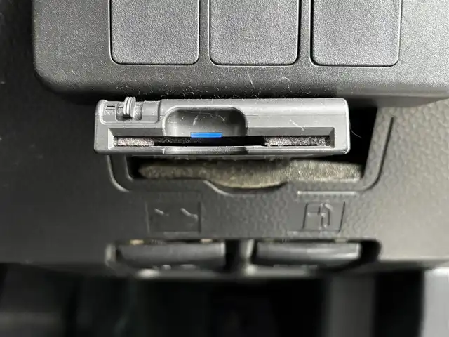 トヨタ ルーミー カスタムG 福岡県 2017(平29)年 12.8万km パールホワイトⅢ ALPINE9型ナビ（BT/フルセグ/DISC/AM/FM/SD）/フロントエアロ/両側パワースライドドア/純正LEDヘッドライト/オートライト/シートカバー/ウォークスルー/純正14インチAW/サンシェード/横滑り防止装置/盗難防止装置/アイドリングストップ/スマートキー/ETC