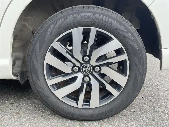 トヨタ ルーミー カスタムG 和歌山県 2017(平29)年 12.8万km パールホワイトⅢ (株)IDOMが運営する【じしゃロン和歌山店】の自社ローン対象車両になります。こちらは現金ご利用時の価格です。自社ローンご希望の方は別途その旨お申付け下さい。/ALPINE9型ナビ（BT/フルセグ/DISC/AM/FM/SD）/フロントエアロ/両側パワースライドドア/純正LEDヘッドライト/オートライト/シートカバー/ウォークスルー/純正14インチAW/サンシェード/横滑り防止装置/盗難防止装置/アイドリングストップ/スマートキー/ETC