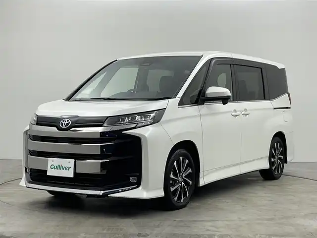 トヨタ ノア ハイブリッド S－Z 群馬県 2022(令4)年 2.2万km ホワイトパールクリスタルシャイン フリップダウンモニター　快適利便ＰＫＧ　純正１１．５インチナビ　バックカメラ　パワーバックドア　両側パワースライドドア　ＡＨＢ　シートヒーター　純正１７インチＡＷ　ステアリングリモコン　ＥＴＣ　禁煙車