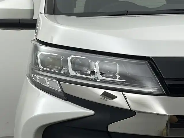 トヨタ ノア ハイブリッド S－Z 群馬県 2022(令4)年 2.2万km ホワイトパールクリスタルシャイン フリップダウンモニター　快適利便ＰＫＧ　純正１１．５インチナビ　バックカメラ　パワーバックドア　両側パワースライドドア　ＡＨＢ　シートヒーター　純正１７インチＡＷ　ステアリングリモコン　ＥＴＣ　禁煙車