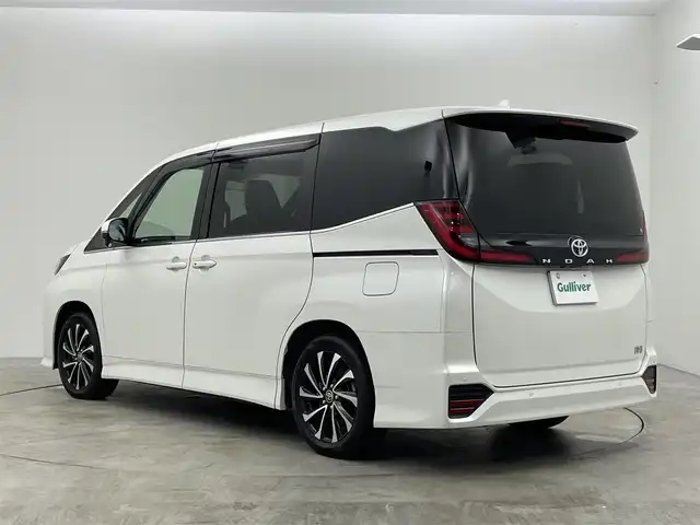 トヨタ ノア ハイブリッド S－Z 群馬県 2022(令4)年 2.2万km ホワイトパールクリスタルシャイン フリップダウンモニター　快適利便ＰＫＧ　純正１１．５インチナビ　バックカメラ　パワーバックドア　両側パワースライドドア　ＡＨＢ　シートヒーター　純正１７インチＡＷ　ステアリングリモコン　ＥＴＣ　禁煙車
