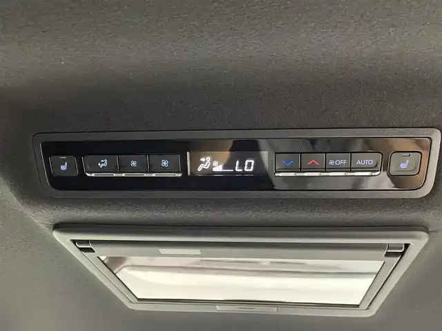 トヨタ ノア ハイブリッド S－Z 群馬県 2022(令4)年 2.2万km ホワイトパールクリスタルシャイン フリップダウンモニター　快適利便ＰＫＧ　純正１１．５インチナビ　バックカメラ　パワーバックドア　両側パワースライドドア　ＡＨＢ　シートヒーター　純正１７インチＡＷ　ステアリングリモコン　ＥＴＣ　禁煙車
