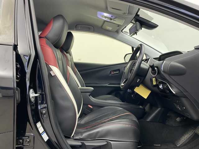 トヨタ プリウス S ツーリングセレクション 秋田県 2021(令3)年 3.6万km アティチュードブラックマイカ ４WD/純正SDナビ(Bluetooth/CD/DVD/フルセグ)/全方位カメラ/ビルトインETC/前後コーナーセンサー/前席シートヒーター/車線逸脱警報/モデリスタシートカバー/純正AW/TROエアロ/デジタルインナーミラー/レイダー探知機/リアデアイサー/オートライト/衝突被害軽減システム/盗難防止装置/オートマチックハイビーム/LEDヘッドライト/スマートキー